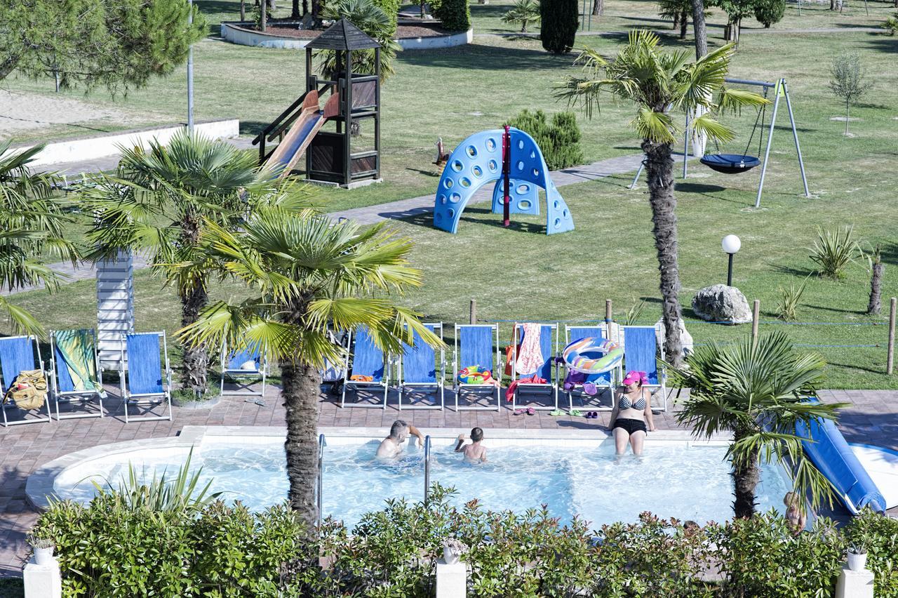 Residence Duna Rossa - Family Friendly Duna Verde Eksteriør bilde